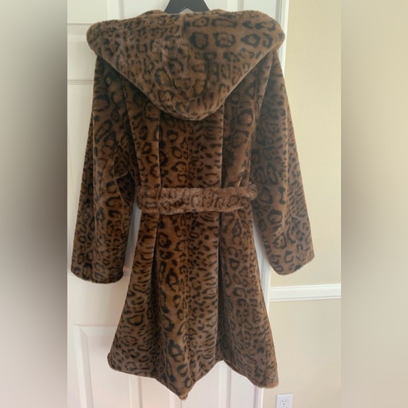 NWT Rebecca Minkoff Faux Fur Leopard Wrap Coat - Picture 3 of 11